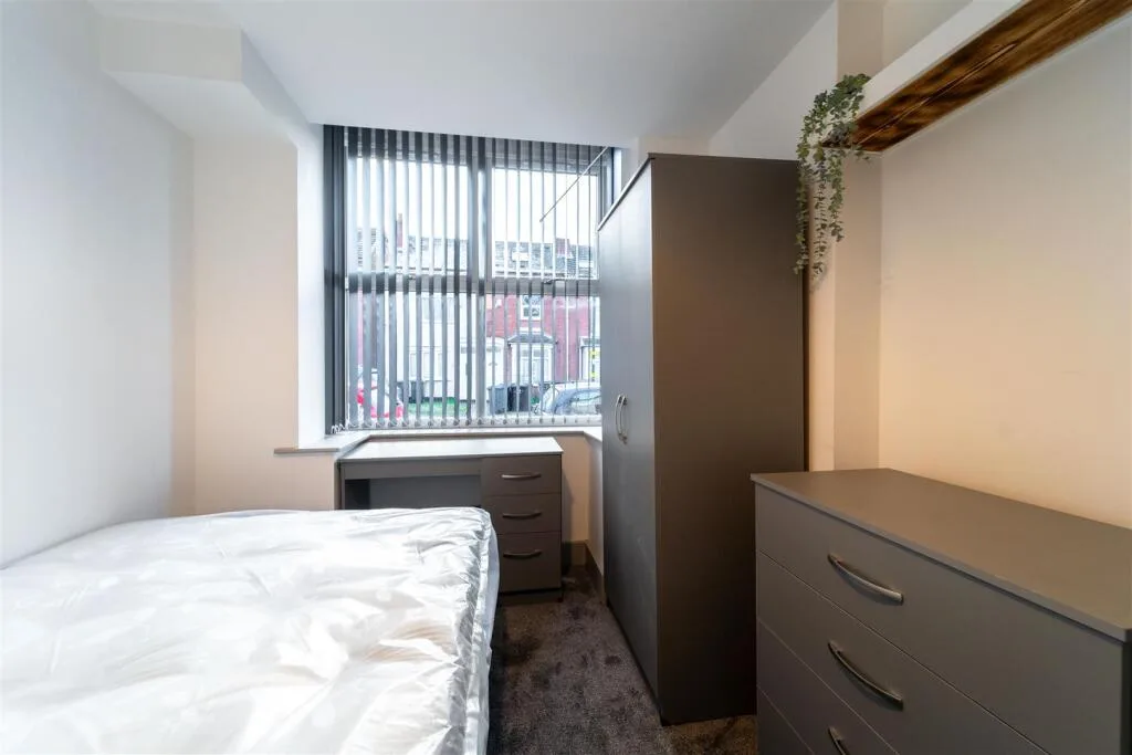 5 bedroom house for rent