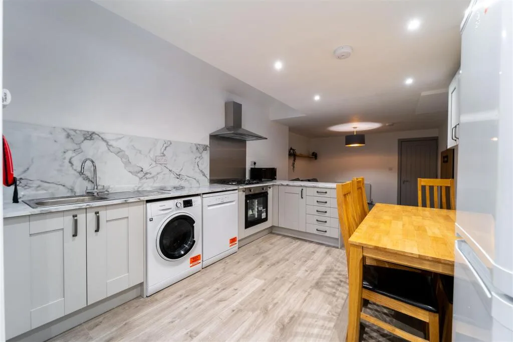 5 bedroom house for rent