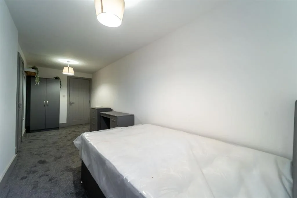 5 bedroom house for rent