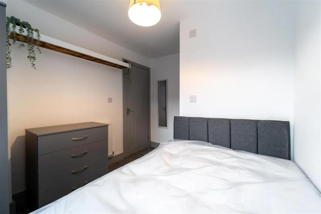 5 bedroom house for rent