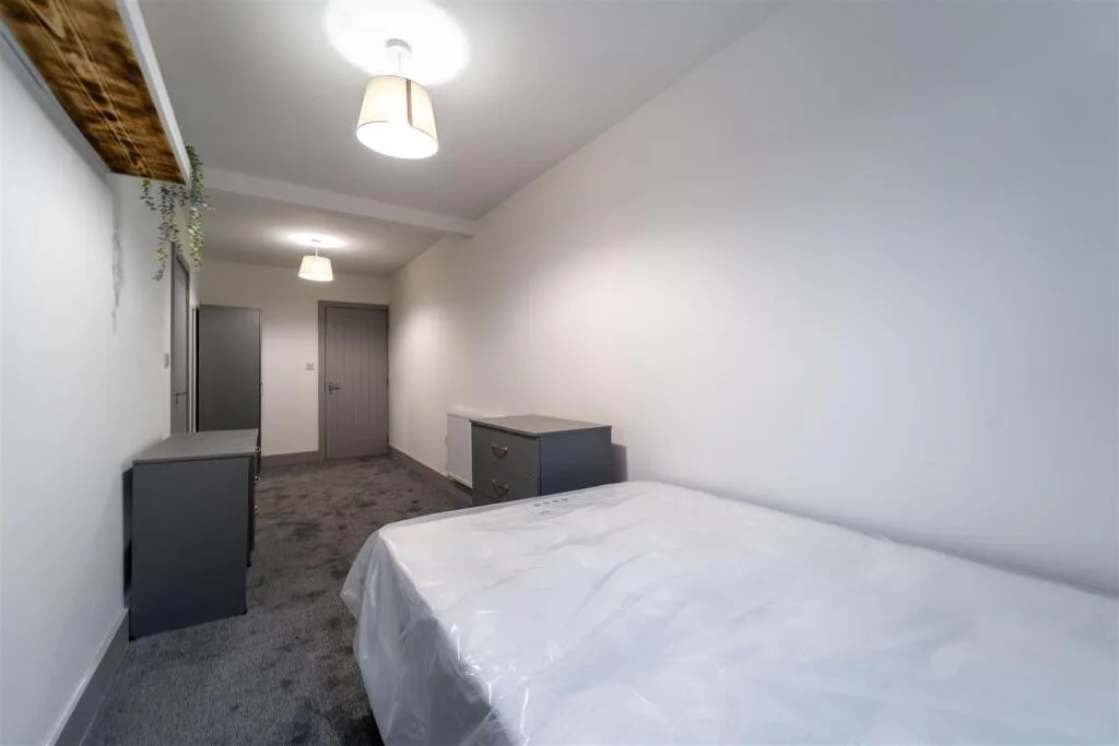 5 bedroom house for rent