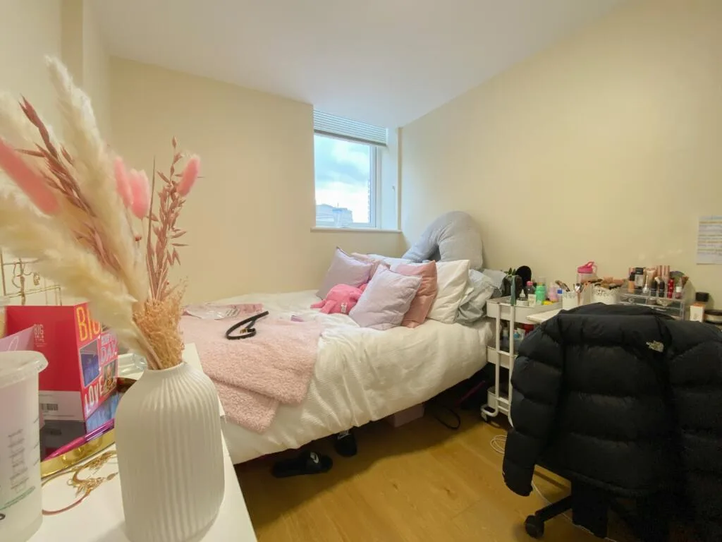 8 bedroom terraced house for rent
