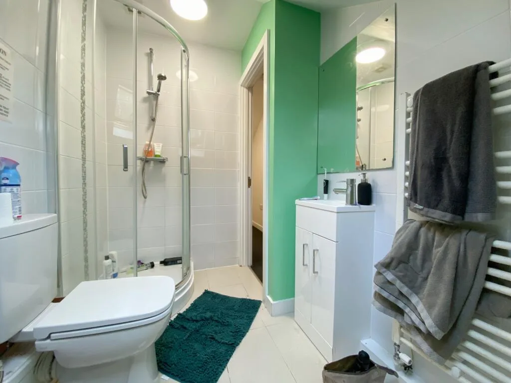 8 bedroom terraced house for rent