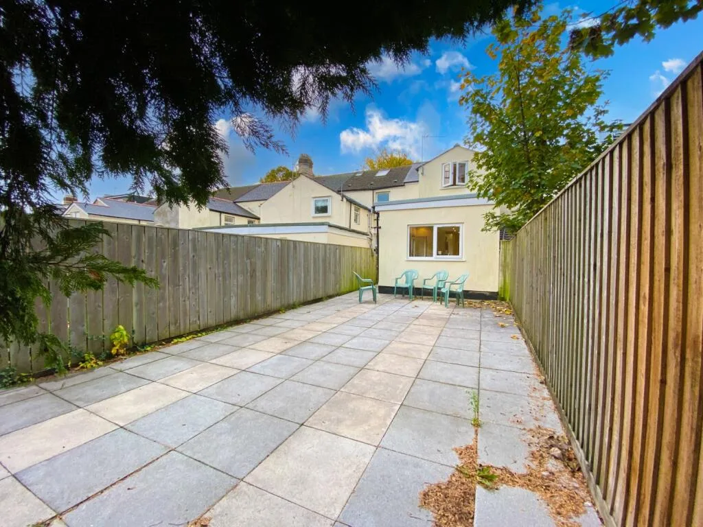 8 bedroom terraced house for rent