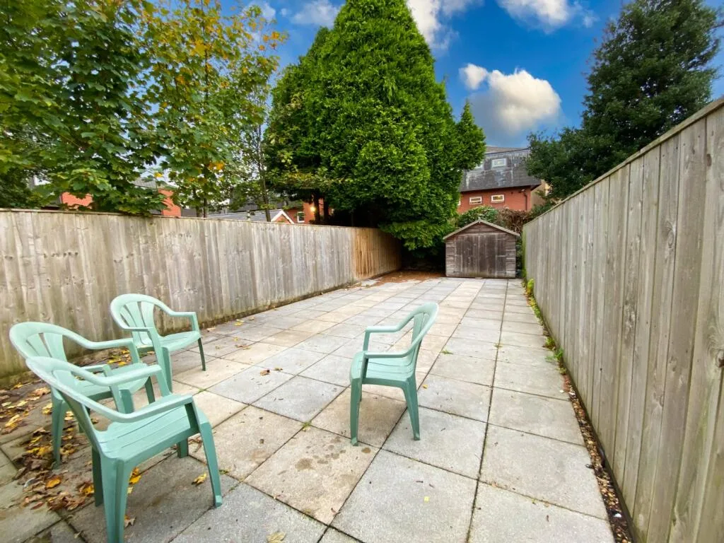 8 bedroom terraced house for rent