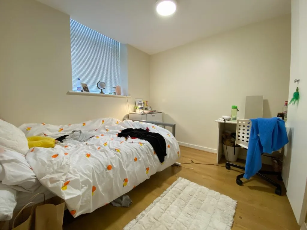 8 bedroom terraced house for rent