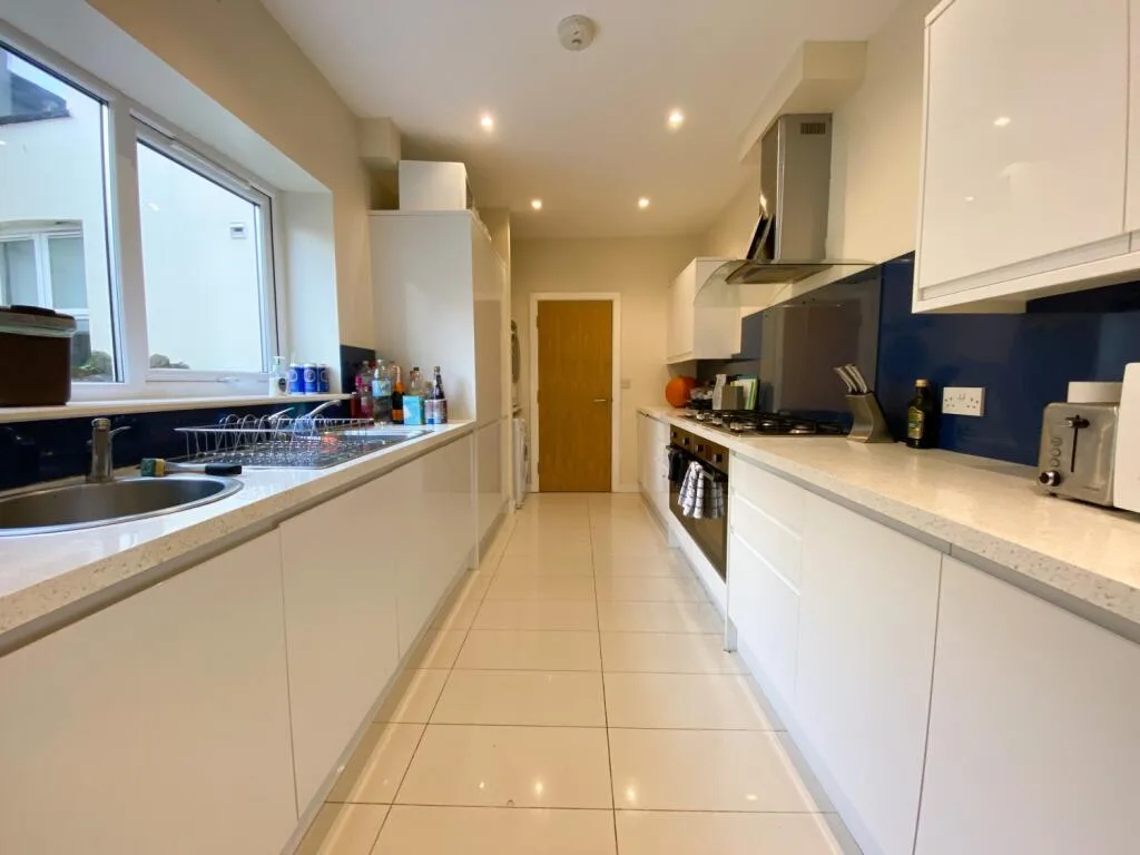 8 bedroom terraced house for rent