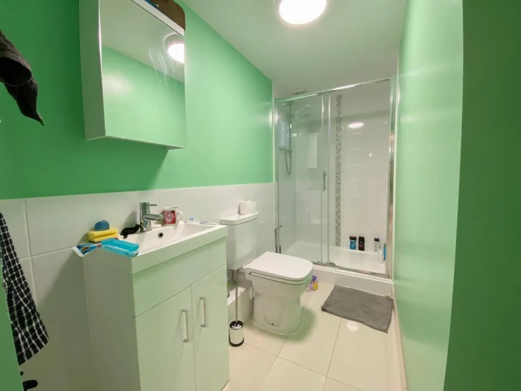8 bedroom terraced house for rent
