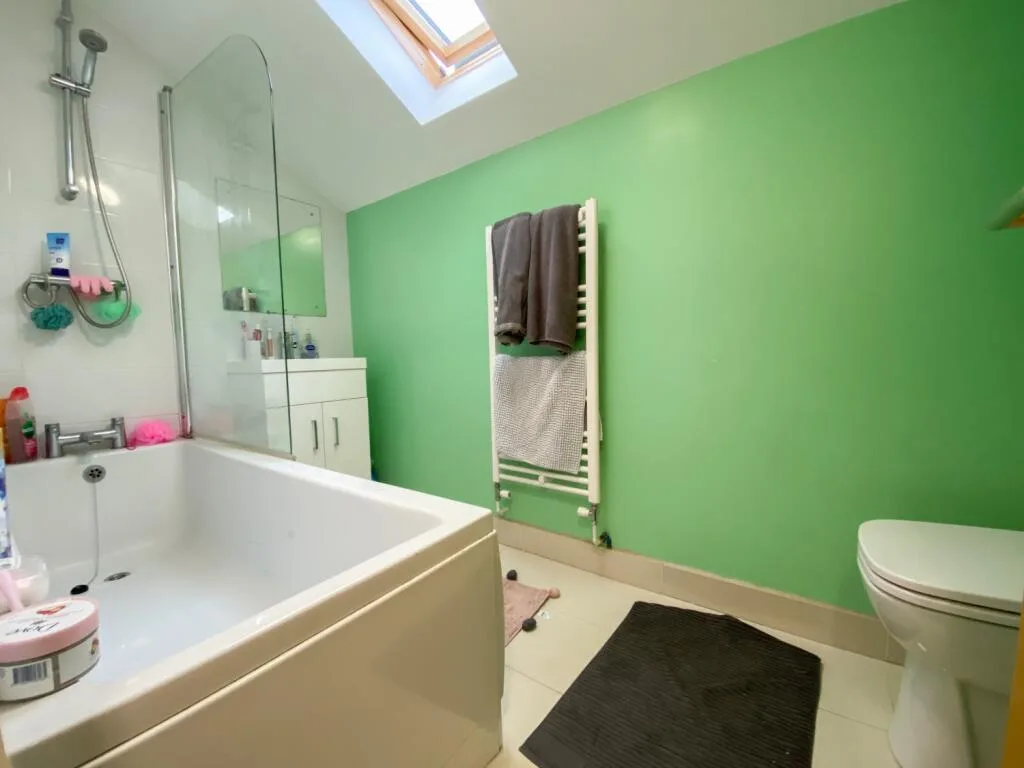 8 bedroom terraced house for rent