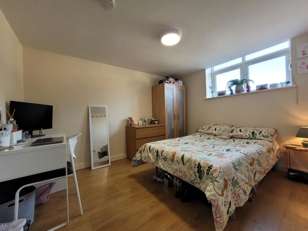 7 bedroom terraced house for rent