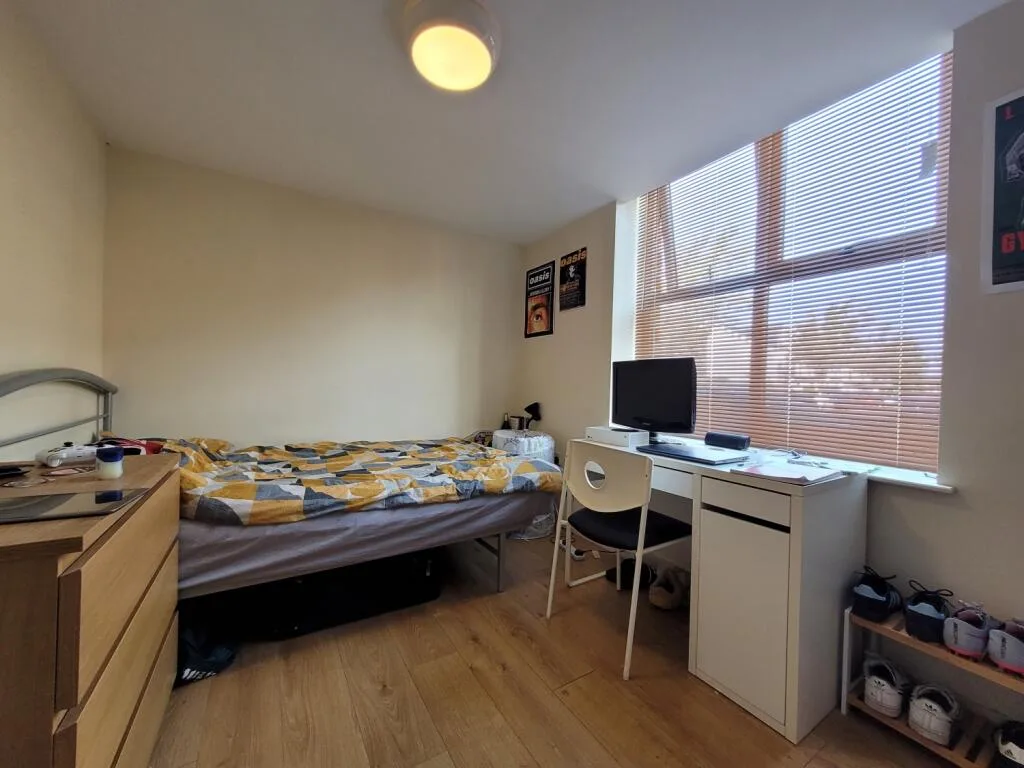 7 bedroom terraced house for rent