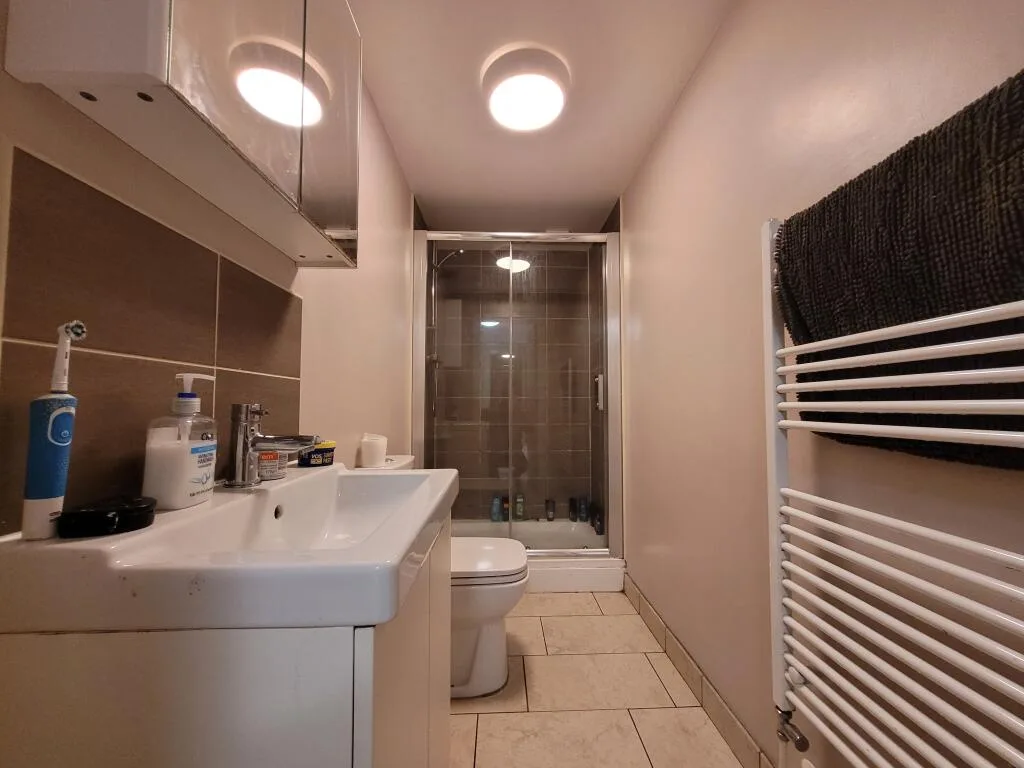 7 bedroom terraced house for rent