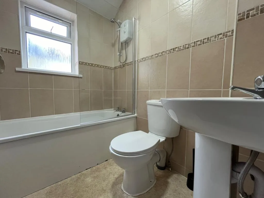 8 bedroom terraced house for rent