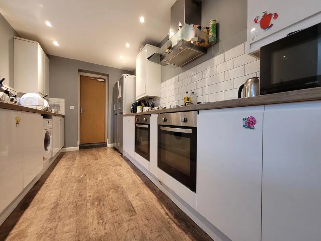 8 bedroom terraced house for rent