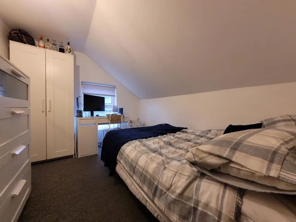 8 bedroom terraced house for rent