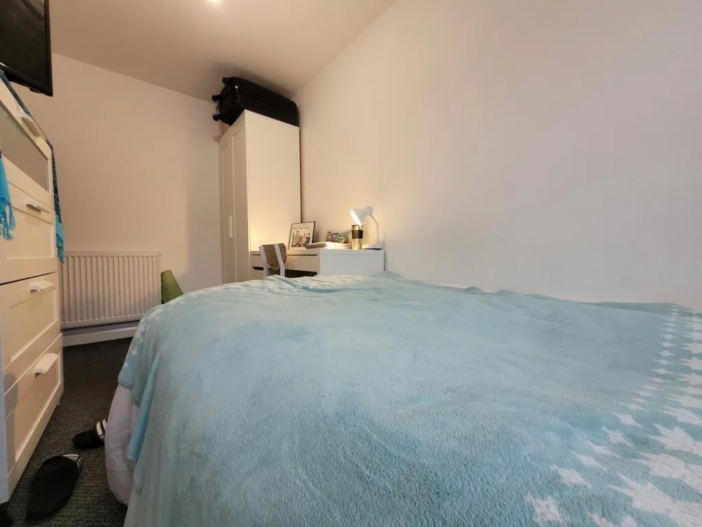 8 bedroom terraced house for rent