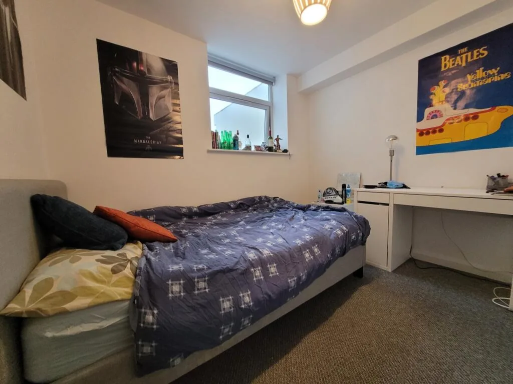 8 bedroom terraced house for rent