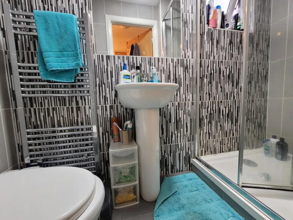 8 bedroom terraced house for rent