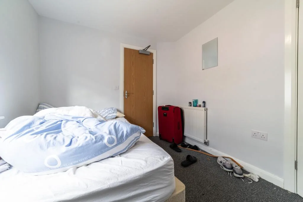 8 bedroom terraced house for rent