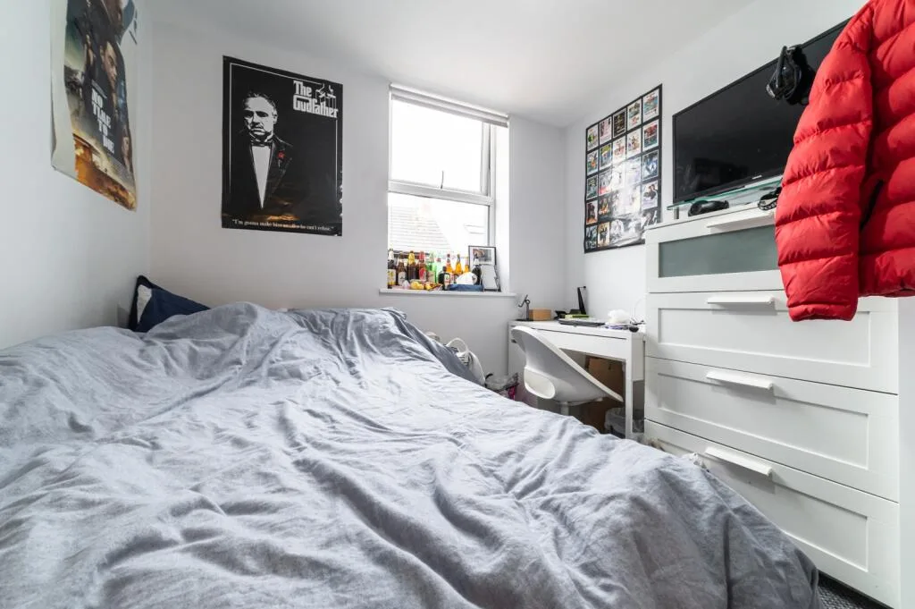 8 bedroom terraced house for rent