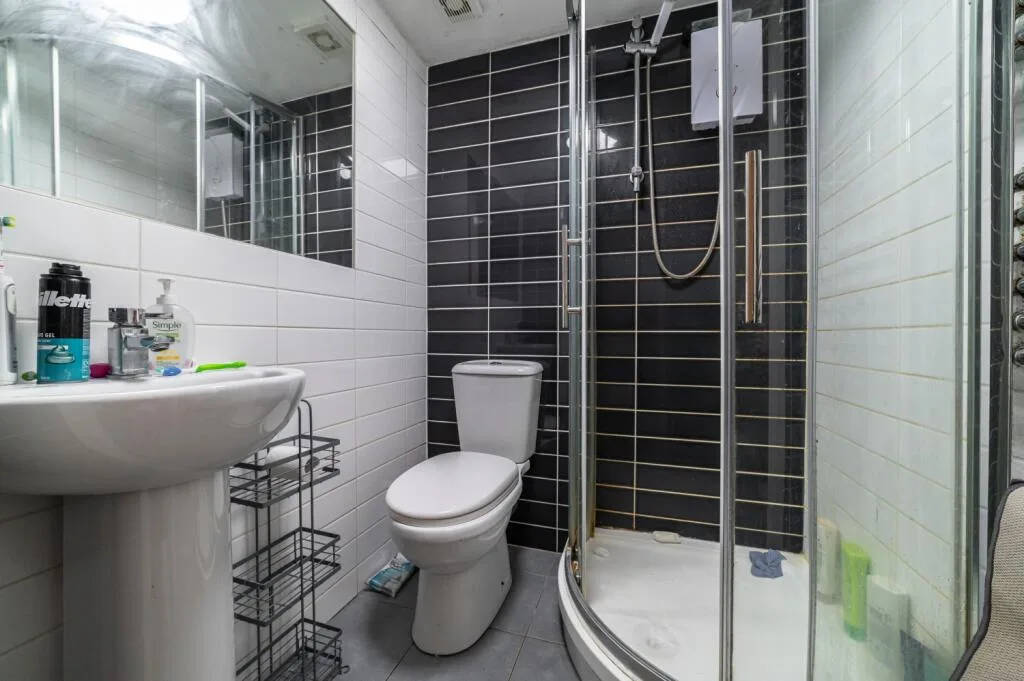8 bedroom terraced house for rent