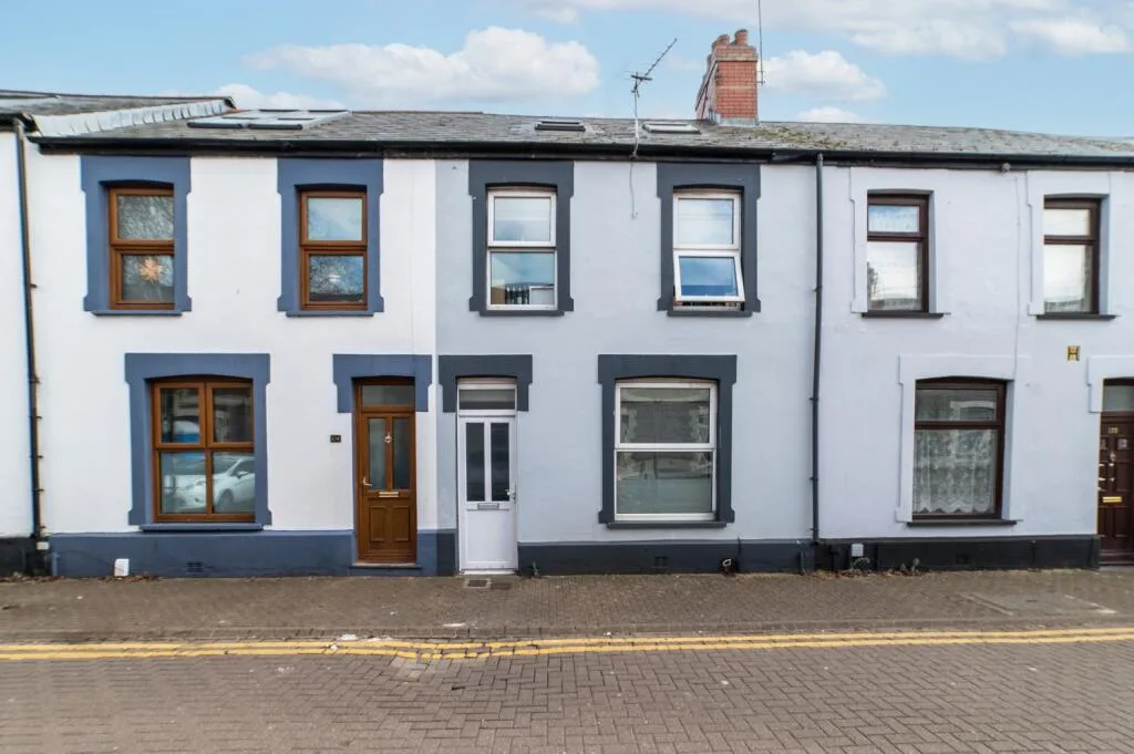 8 bedroom terraced house for rent