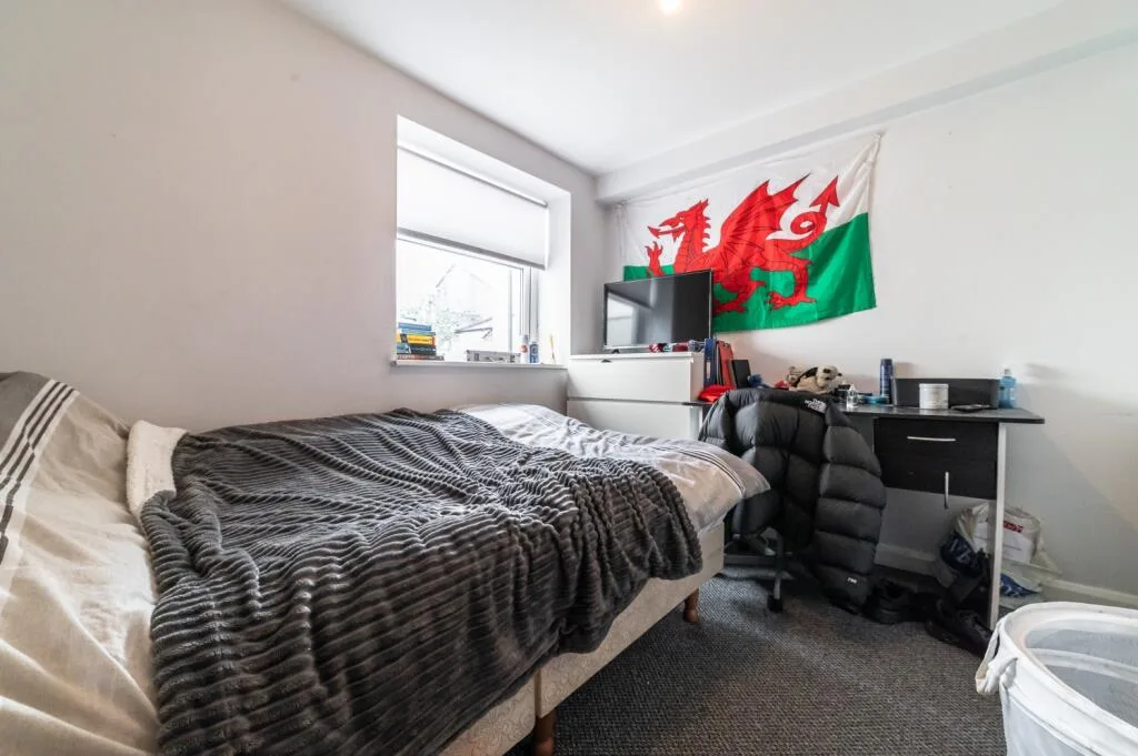 8 bedroom terraced house for rent