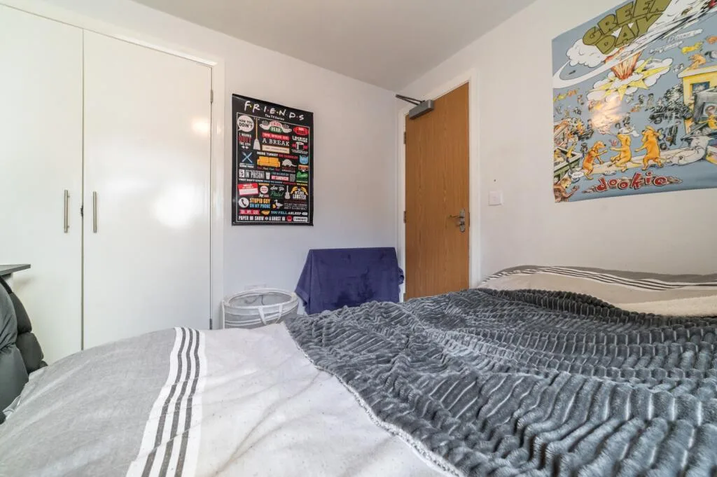 8 bedroom terraced house for rent