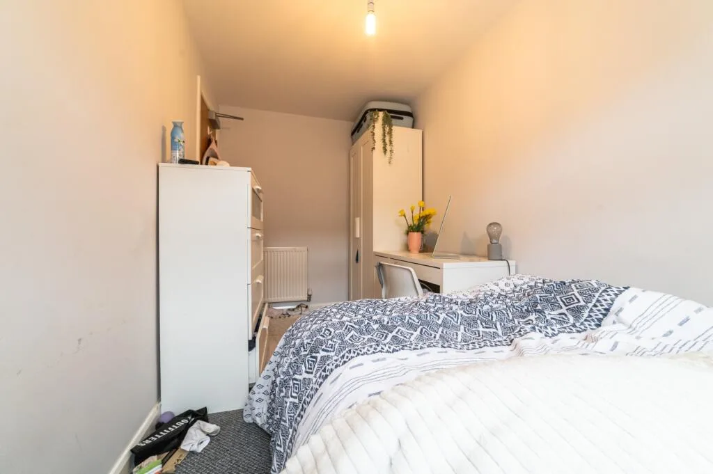 8 bedroom terraced house for rent