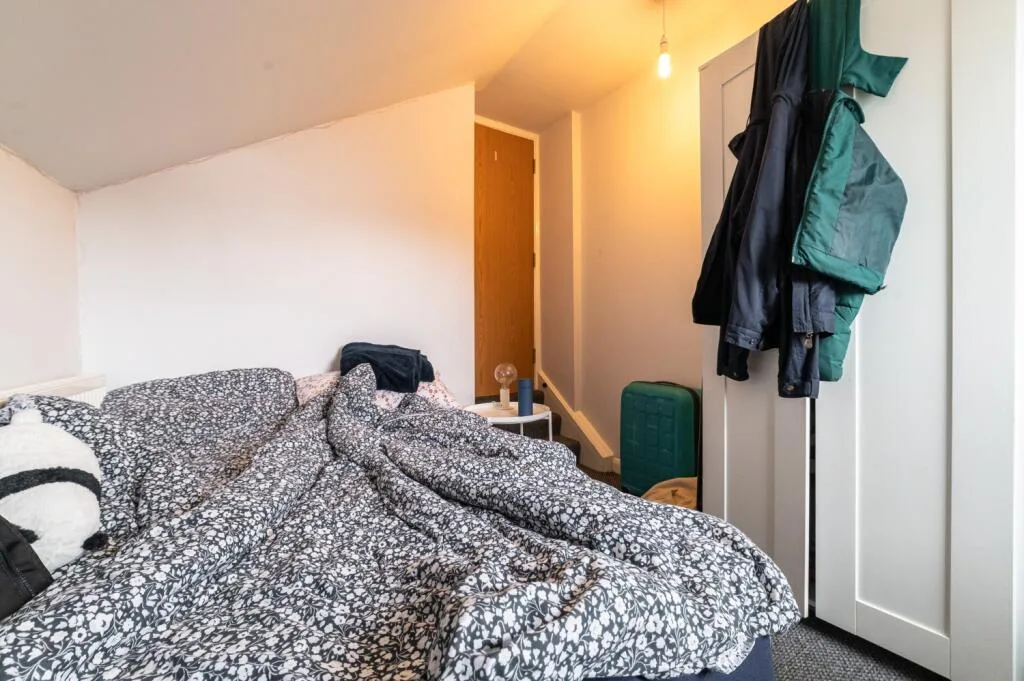 8 bedroom terraced house for rent