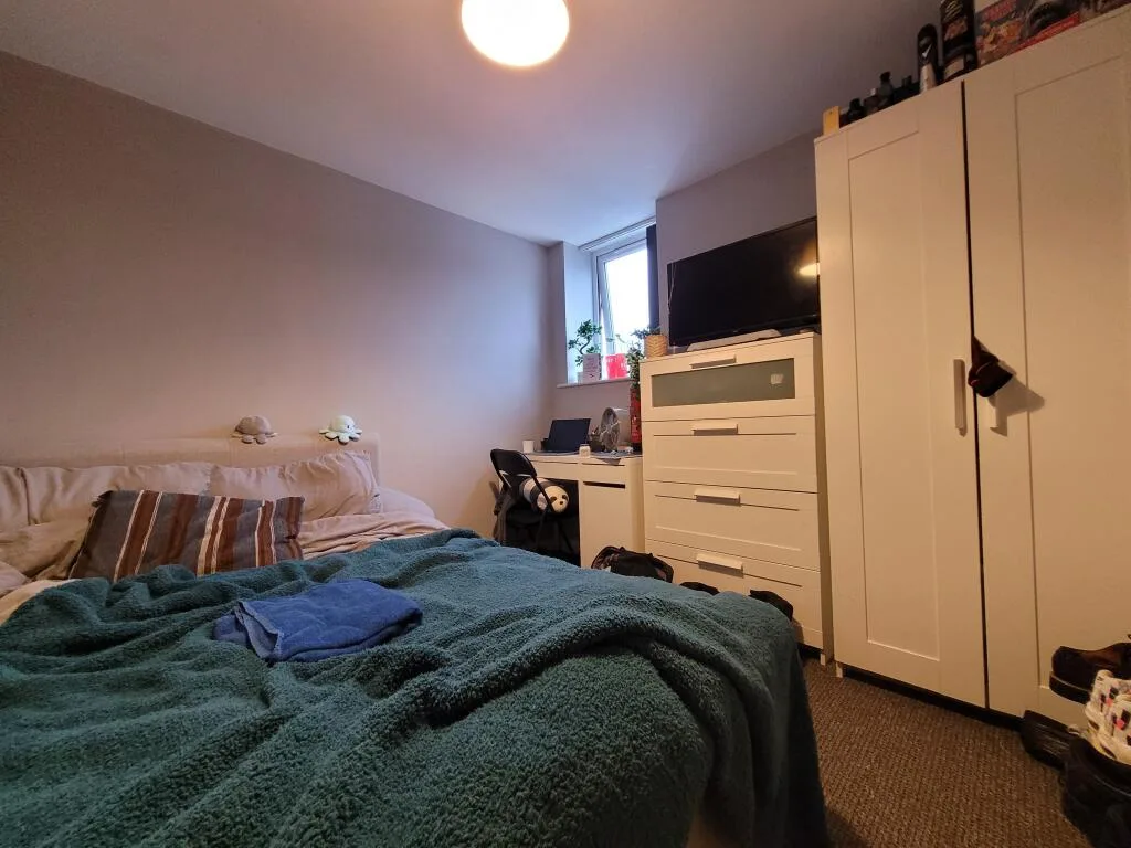 8 bedroom terraced house for rent