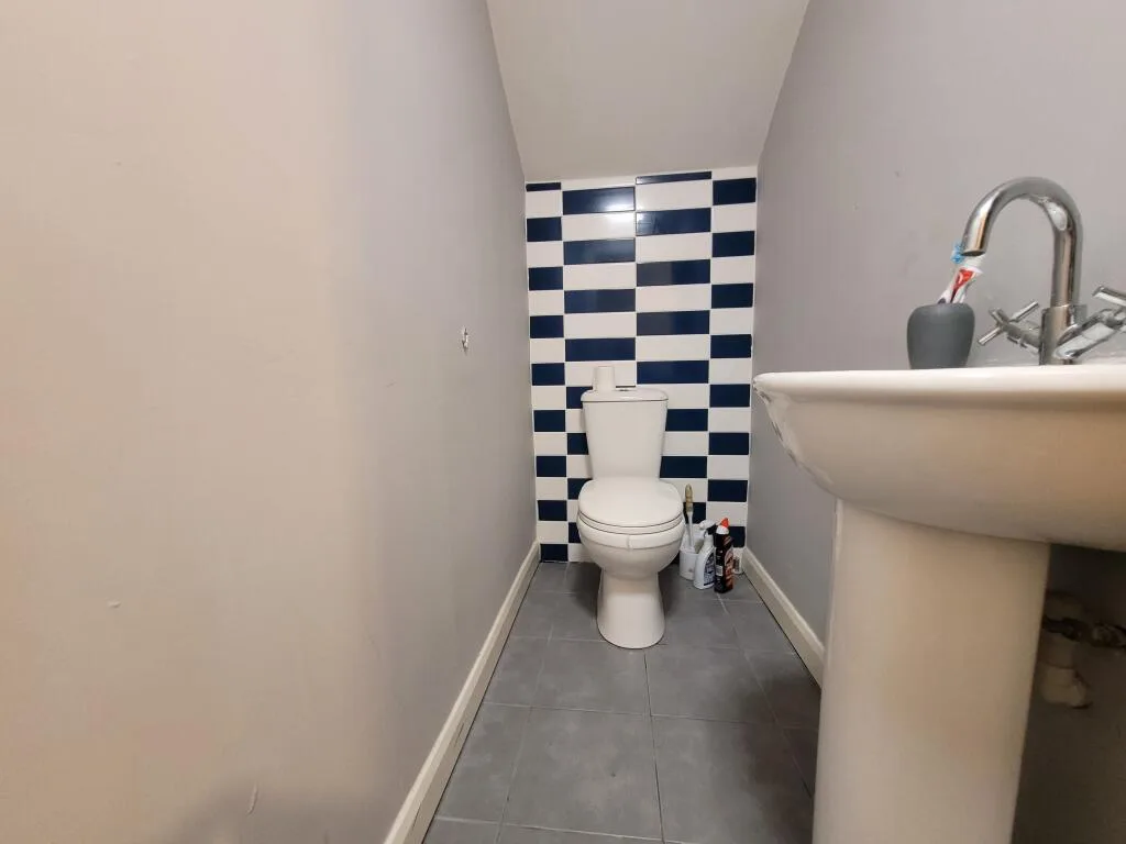 8 bedroom terraced house for rent