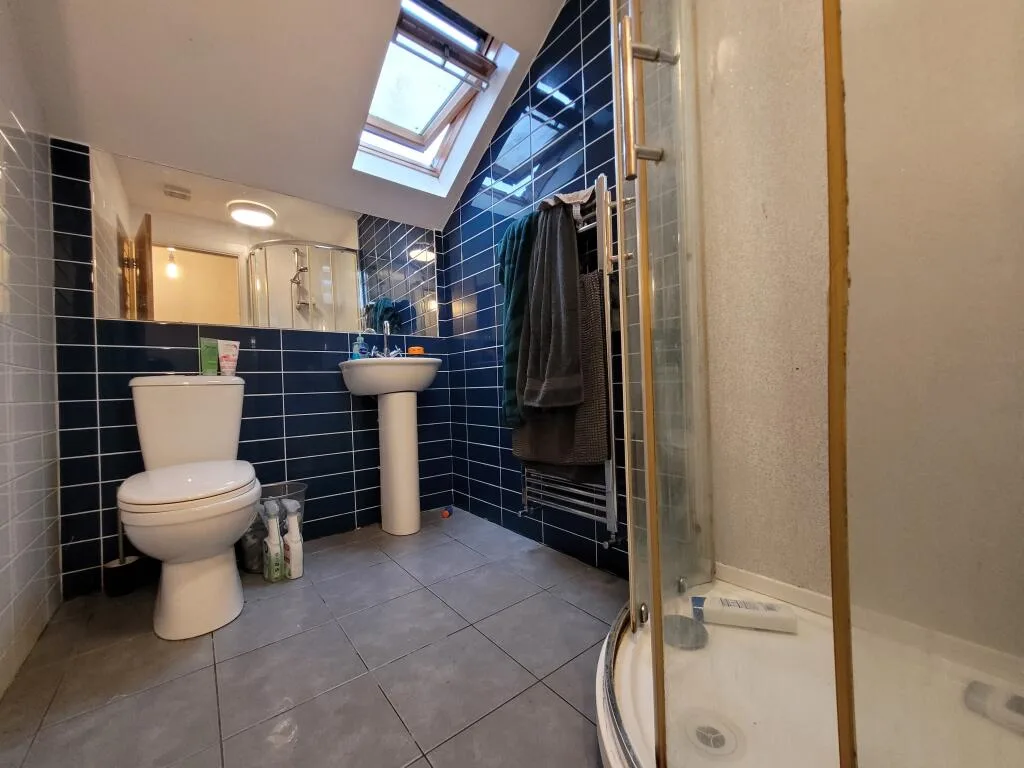 8 bedroom terraced house for rent