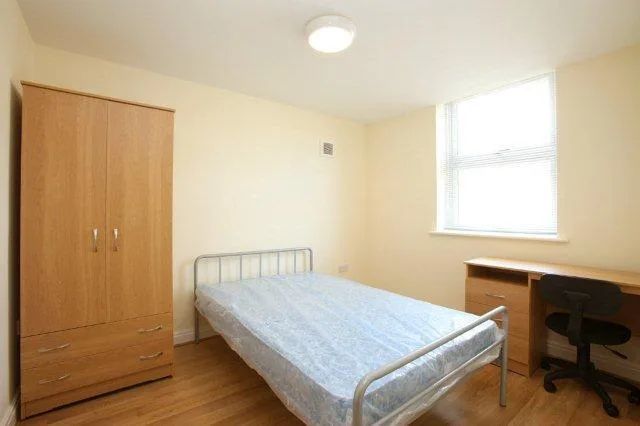 7 bedroom terraced house for rent