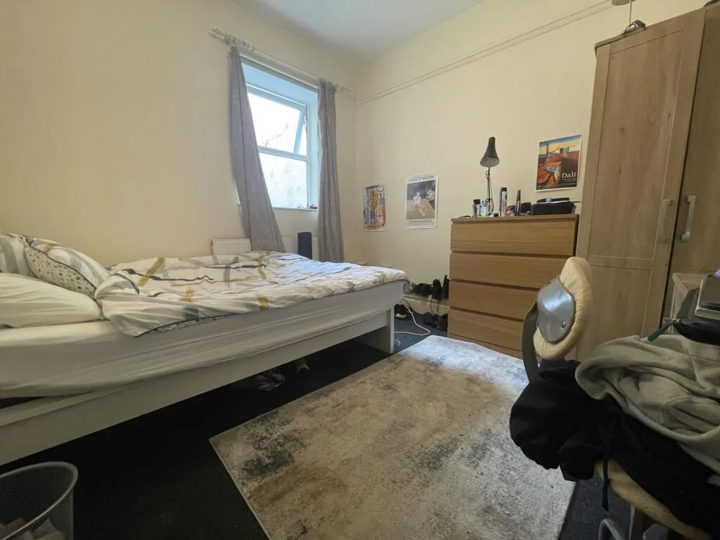 8 bedroom terraced house for rent