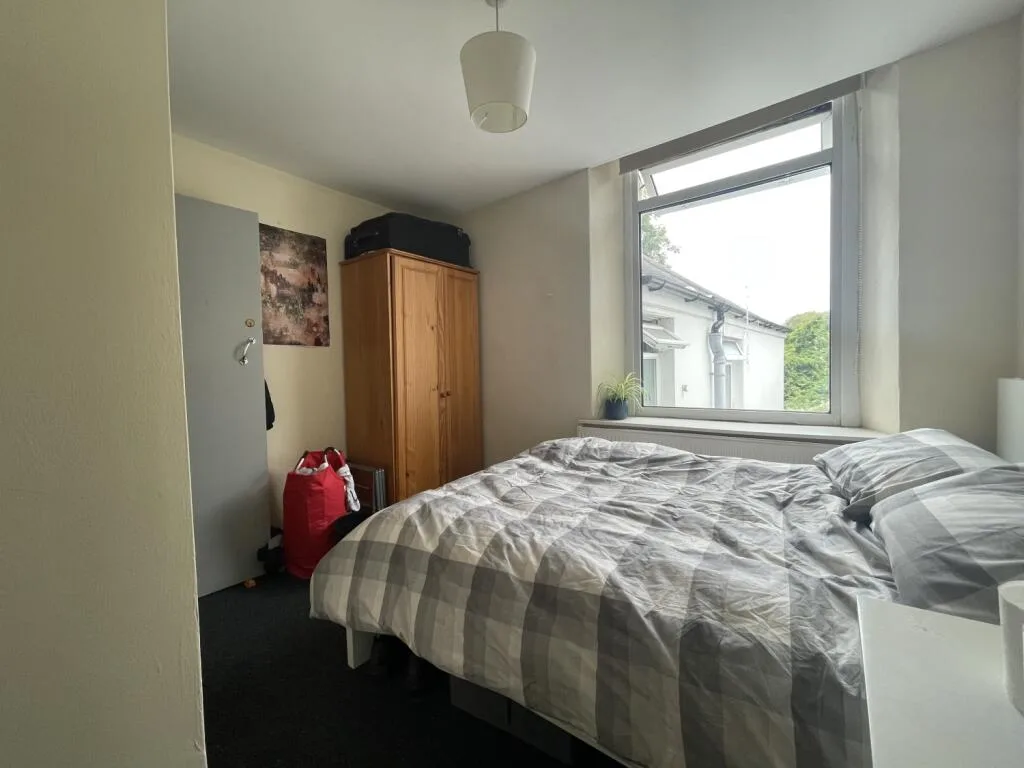 8 bedroom terraced house for rent
