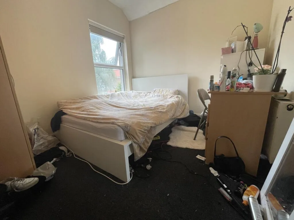 8 bedroom terraced house for rent
