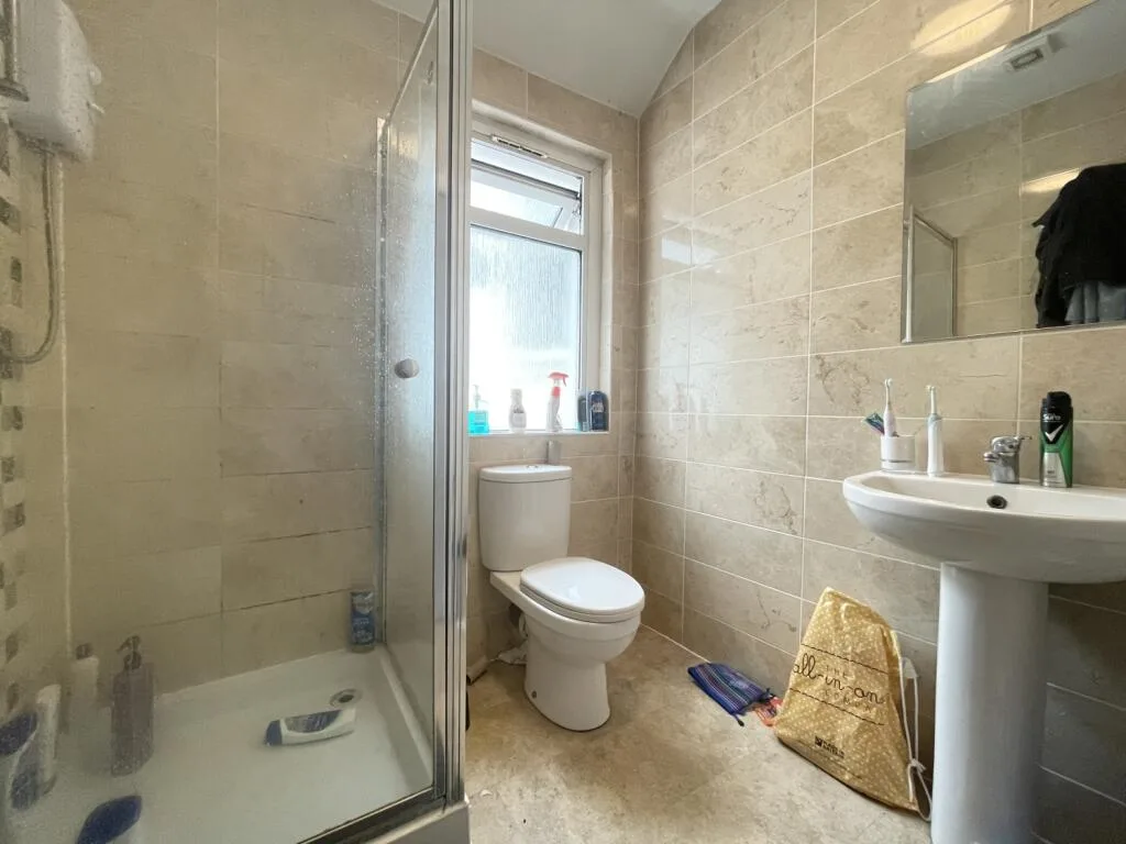 8 bedroom terraced house for rent