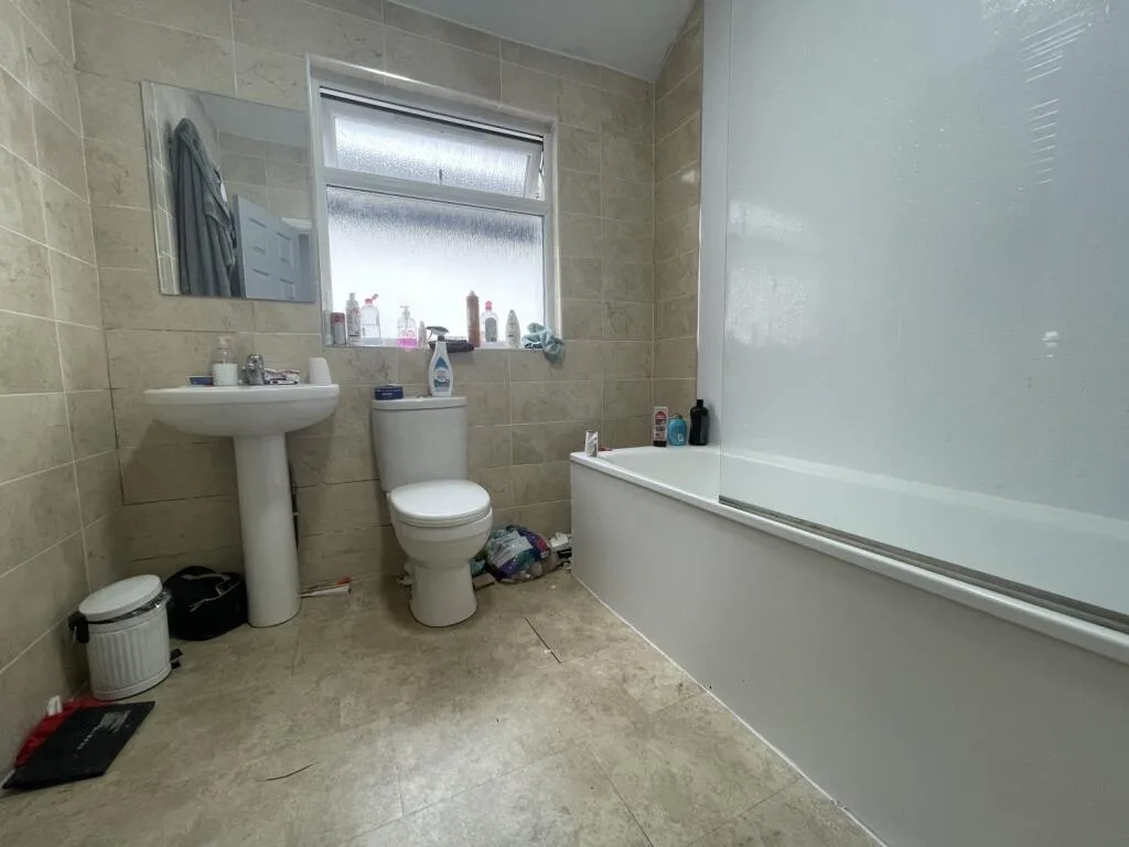 8 bedroom terraced house for rent