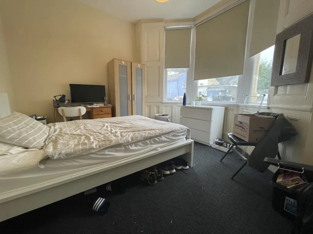 8 bedroom terraced house for rent