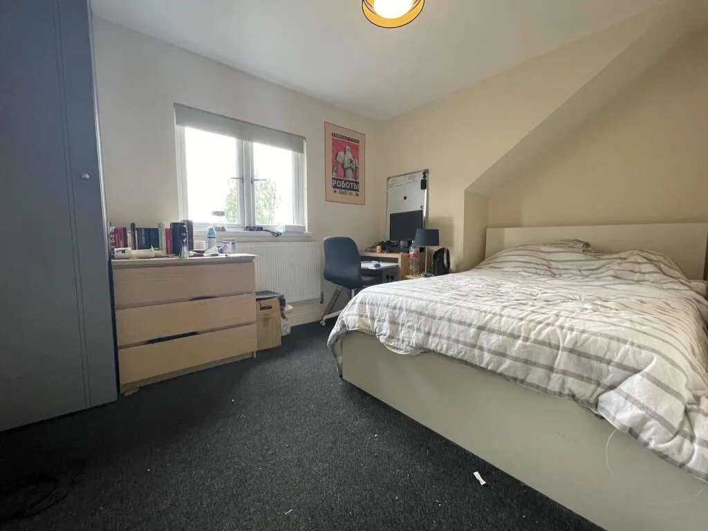 8 bedroom terraced house for rent