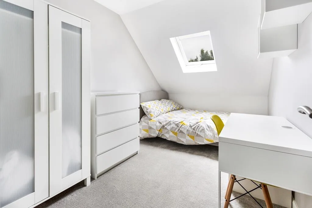 8 bedroom house for rent