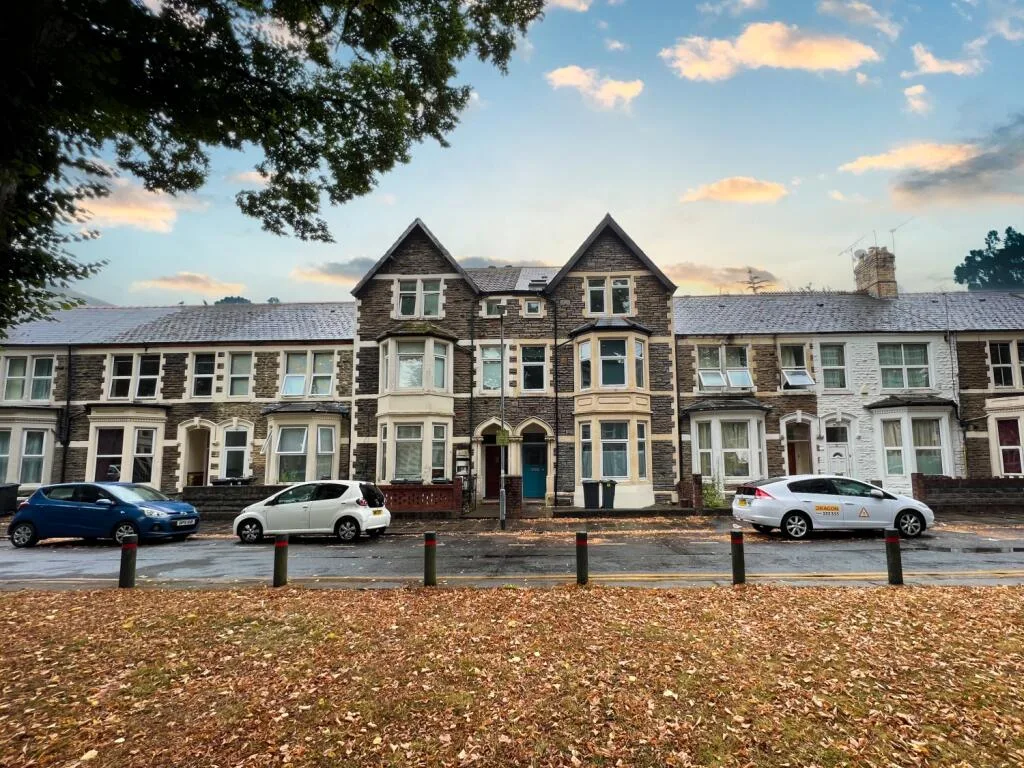 9 bedroom terraced house for rent