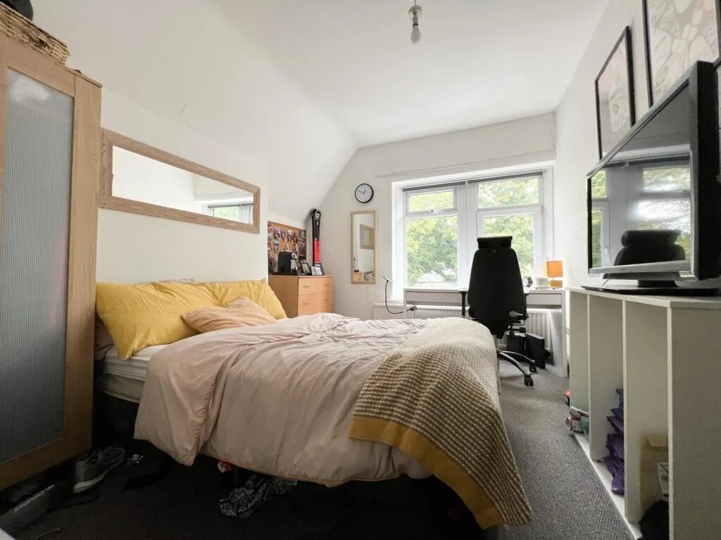 9 bedroom terraced house for rent