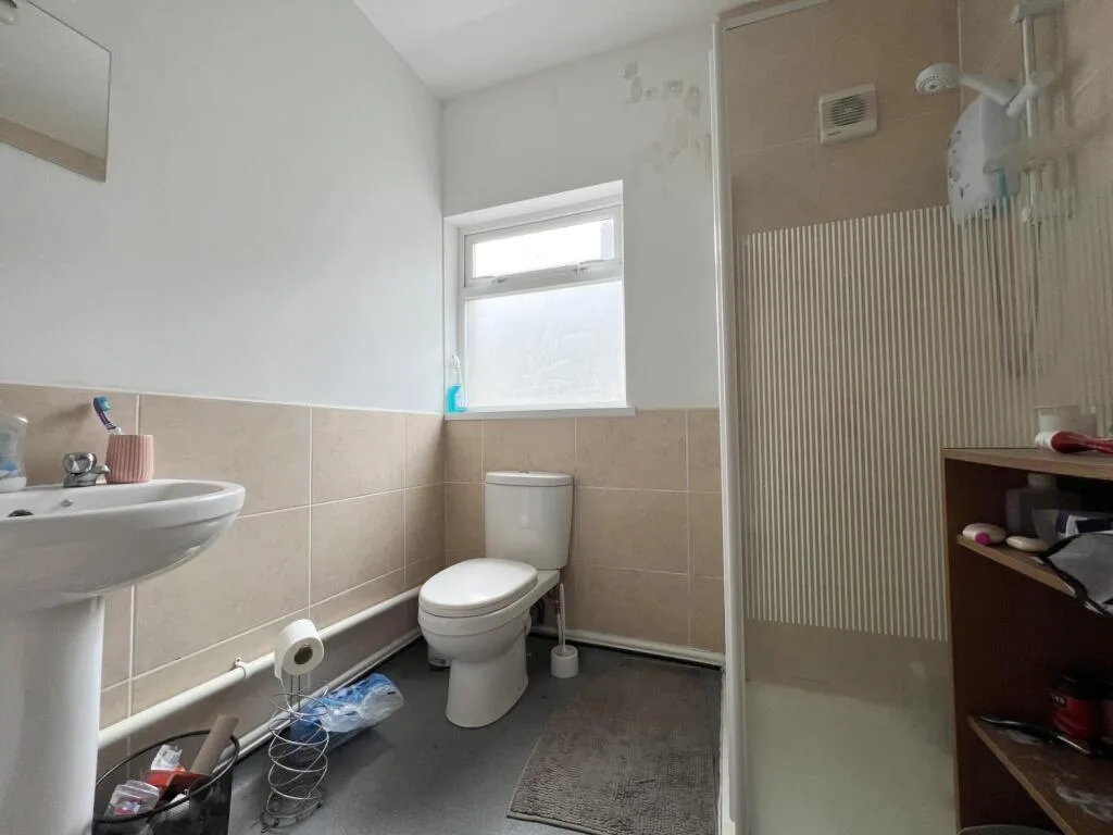 9 bedroom terraced house for rent