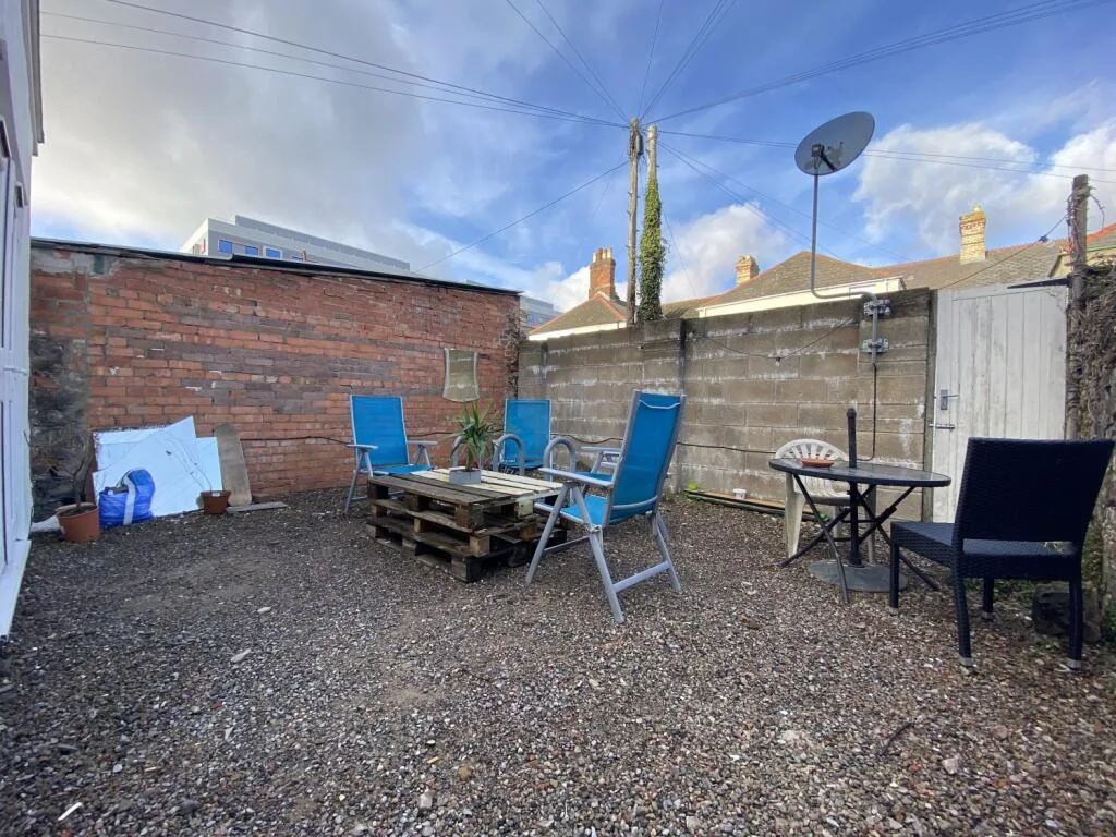 9 bedroom terraced house for rent