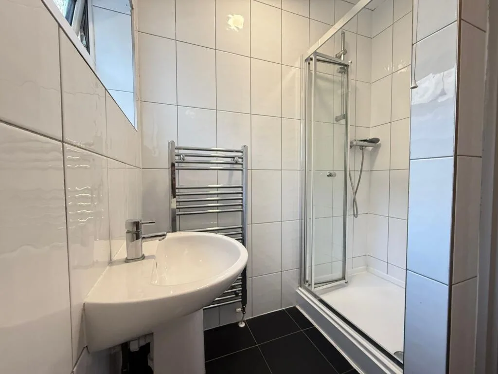 6 bedroom terraced house for rent