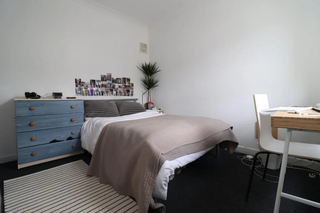 8 bedroom terraced house for rent