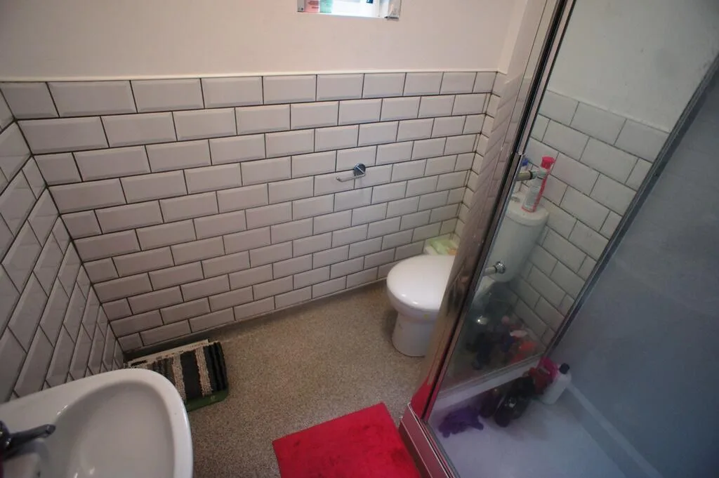 8 bedroom terraced house for rent