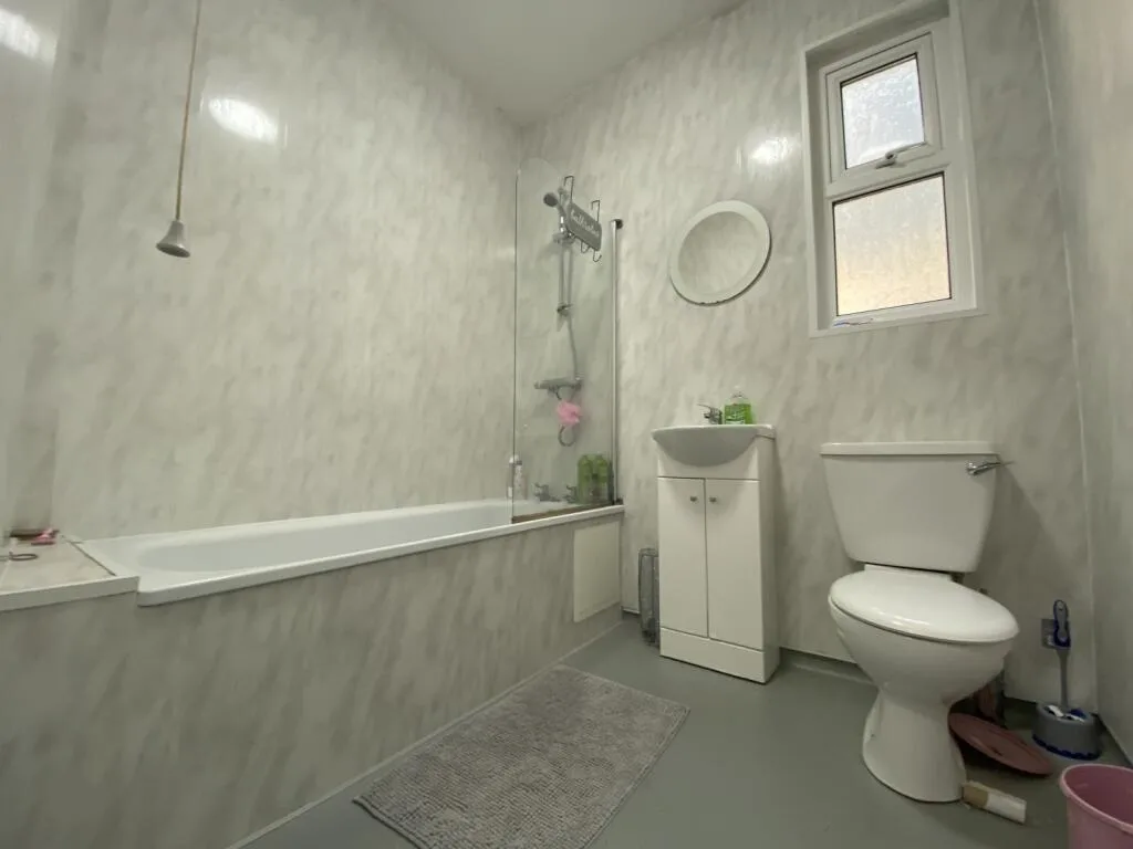 8 bedroom terraced house for rent